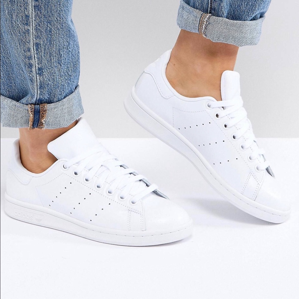 Size 8 Us Stan Smith Adidas new with tags.